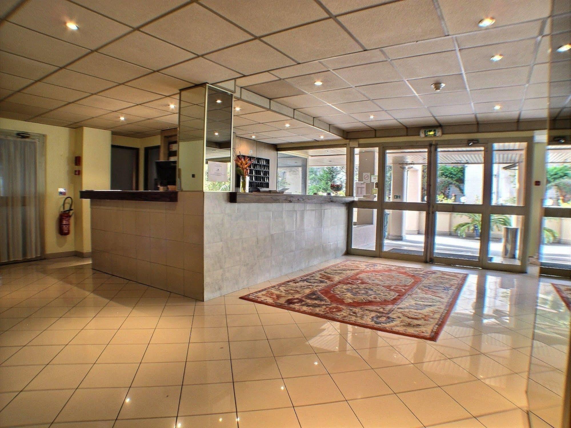 Adonis Cannes - Hotel Thomas Le Cannet Exterior photo